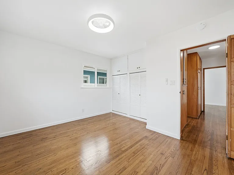 1326 Gates Ave — Photo 13