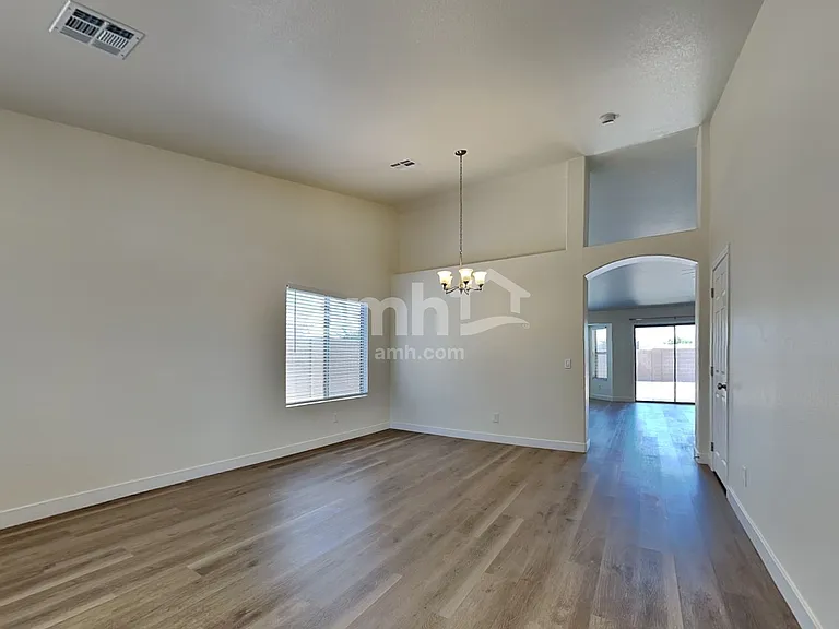 7599 W Vermont Ave — Photo 9