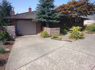 4052 SW Henderson St, Seattle, WA 98136