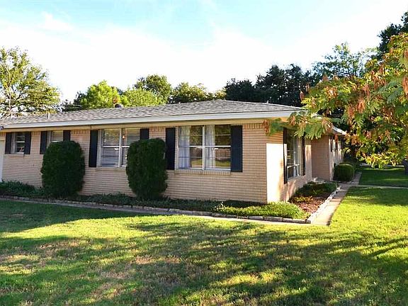 4th image of 2301 Birdcreek Dr