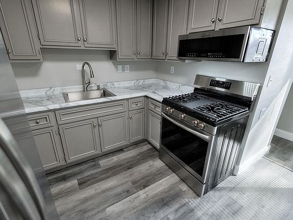 5th image of 3462 Chaucer Dr