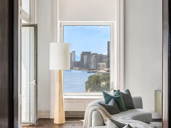 450 East 52nd Street image 11 of 33