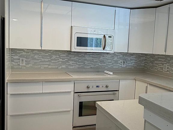 2nd image of 5065 Wiles Rd APT 207
