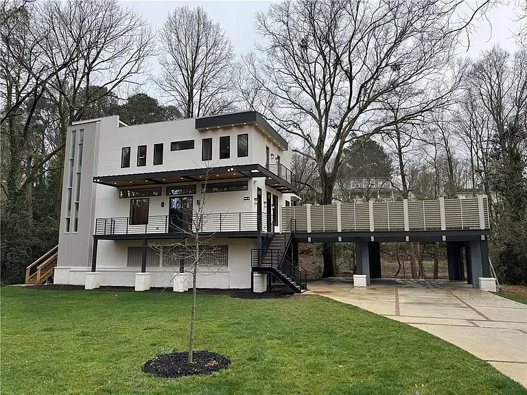 942 Peachtree Battle Cir — Photo 3