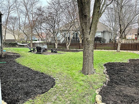 4th image of 15324 Lowell Ave