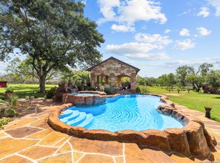 424 Homecrest, La Vernia, TX 78121