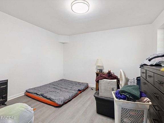 2nd image of 400 W 2nd Ave #1