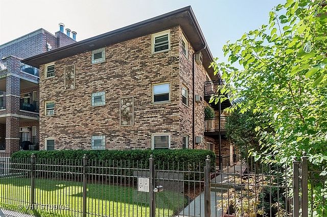 1st image of 1311 W Lunt Ave #203