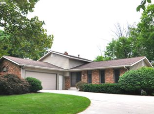1208 Sorrento Ct, Holland, MI 49423