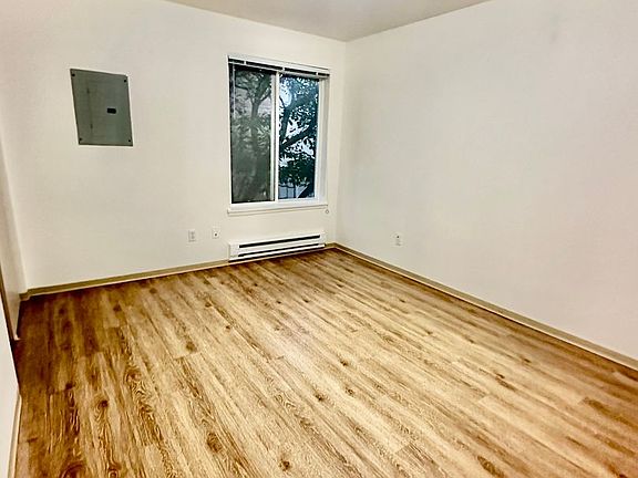 4th image of 4229 11th Ave NE #D