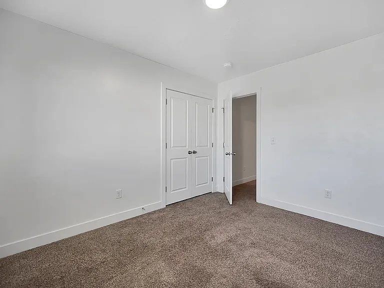 10 S 410 W — Photo 25