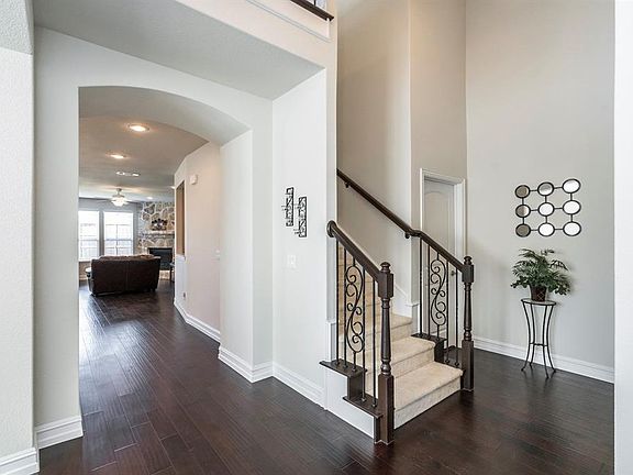 4th image of 2217 Olivia Ln