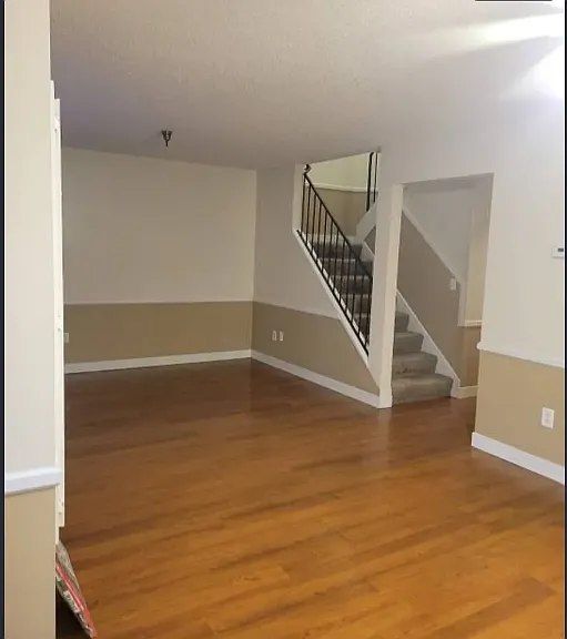 395 Van Dyke St — Photo 6