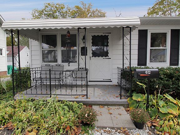 5th image of 612 Sheridan Dr