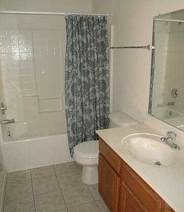 unit 2-bathroom 1