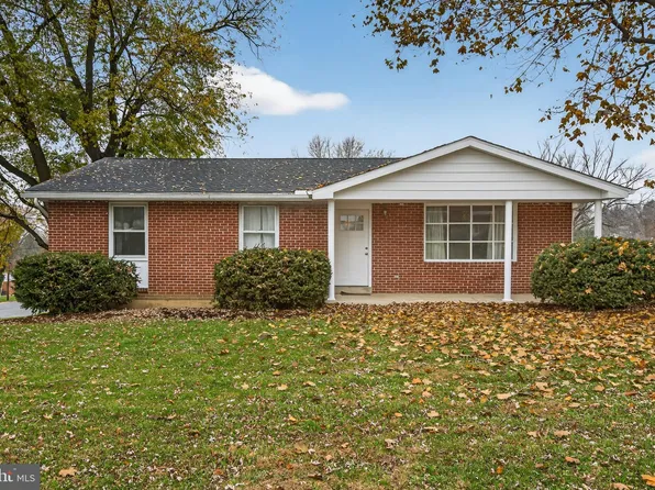 452 Longfellow Dr, Lancaster, PA 17602