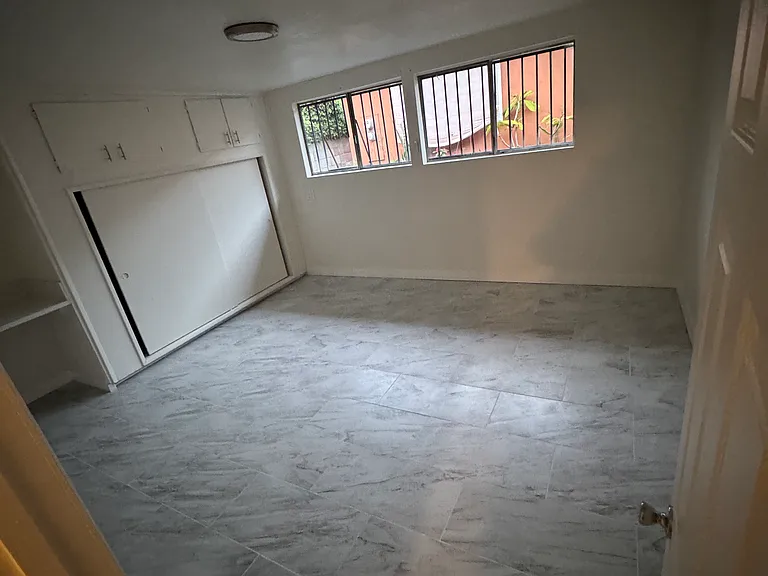 224 S Avenue 21 — Photo 4