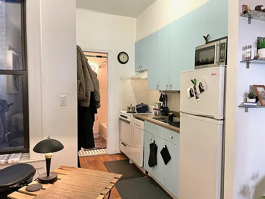 Rented by Brown Harris Stevens | media 7