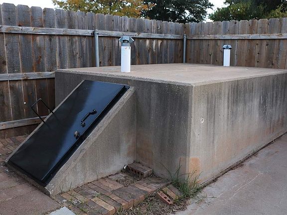 3rd image of 5131 Edgecliff Dr