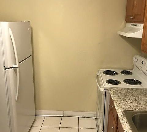 2nd image of 4774 Kings Dr APT H