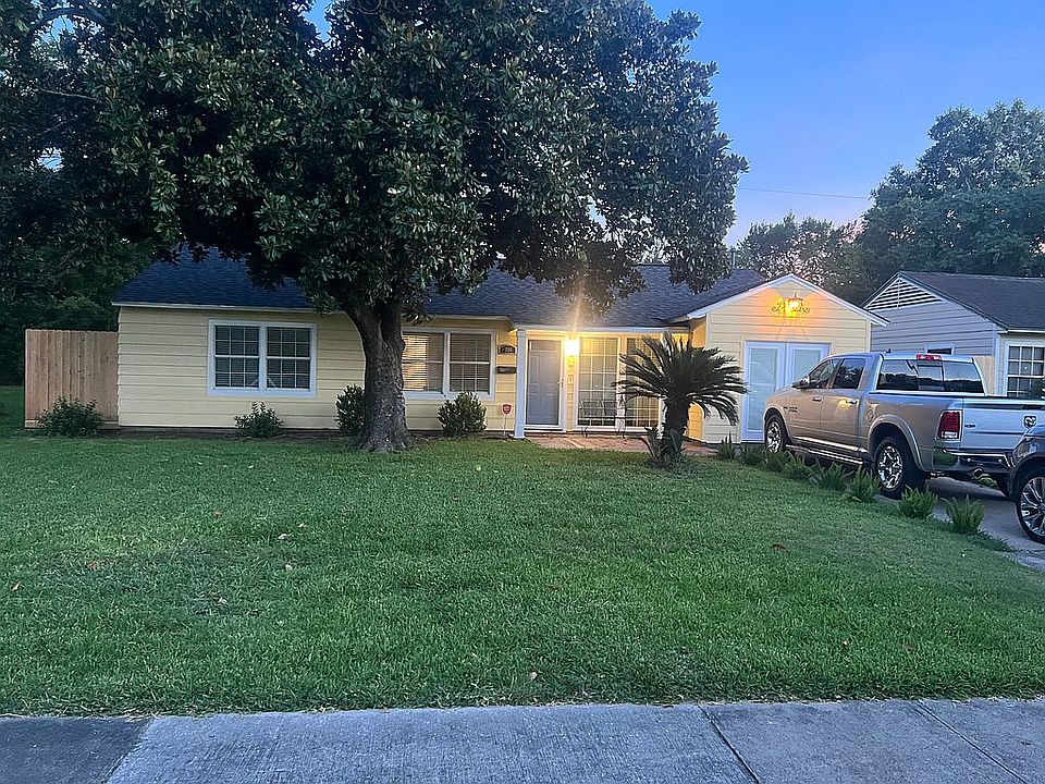 2nd image of 5006 Idaho St