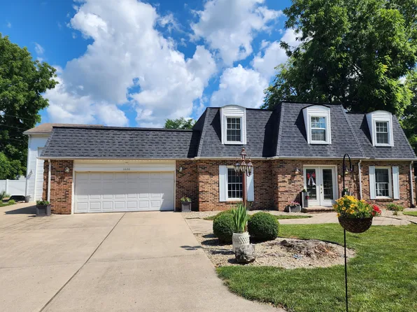 1620 E Crystal Creek Dr, Terre Haute, IN 47802