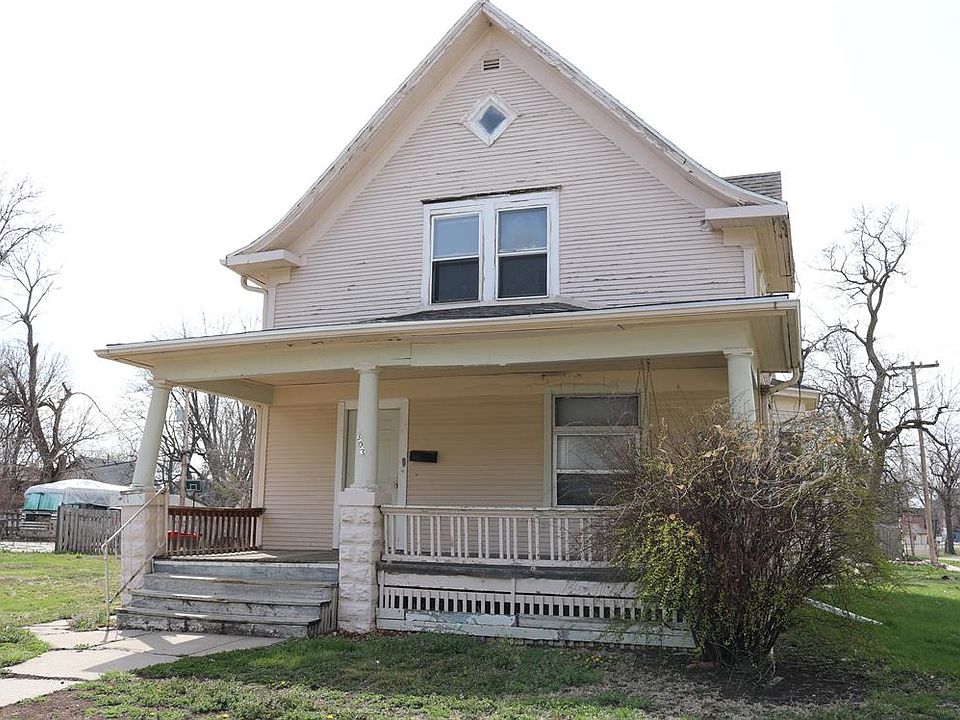 1st image of 303 S 25th St