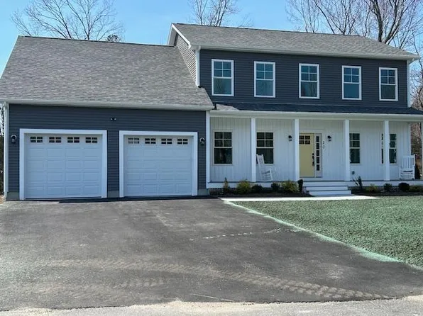20 Doreen Ct, Cranston, RI 02921