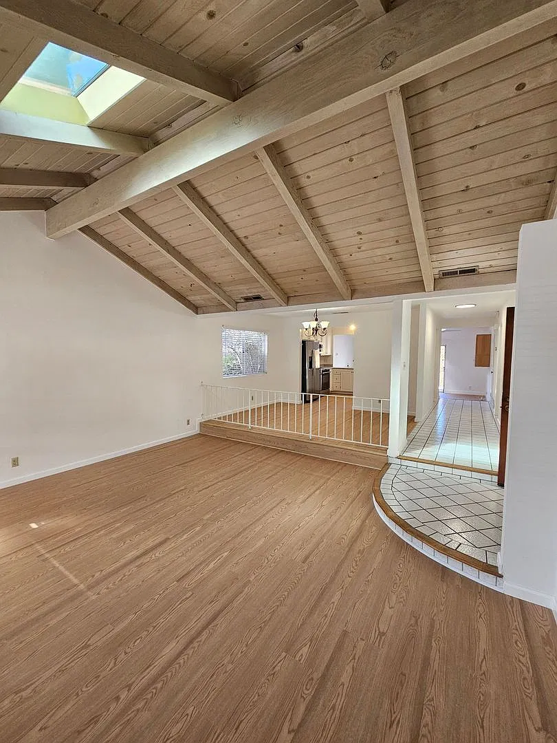 Deramy 4-Bedroom Delight! - Fremont — Photo 3
