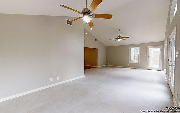 5th image of 434 Devonshire Dr