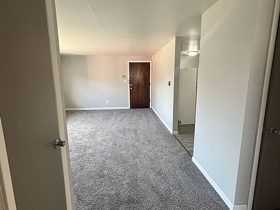 4th image of 755 N 5th Ave