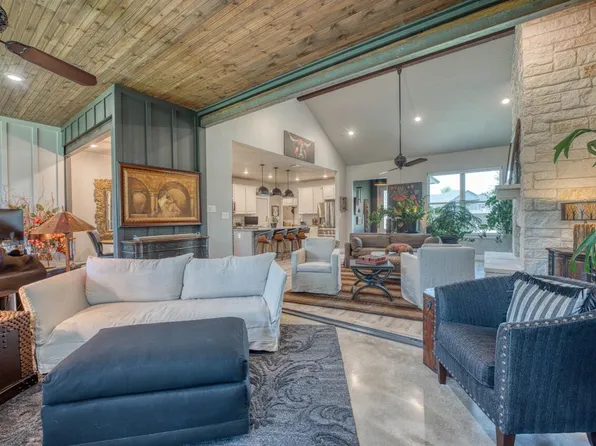 108 Lakecliff Drive, Kingsland, TX 78639