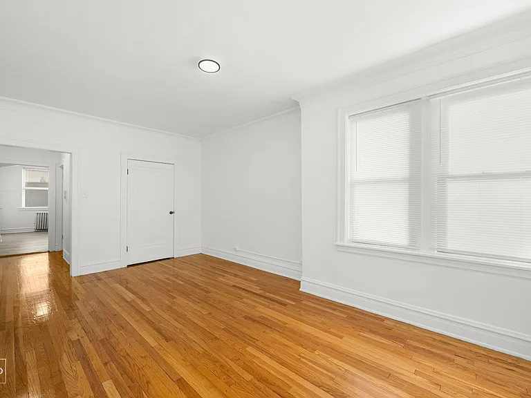1704 W 77th St — Photo 20