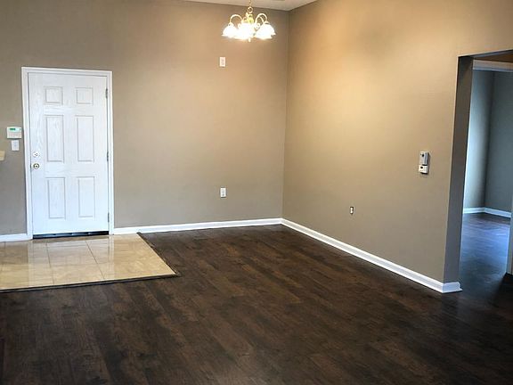 4th image of 5201 Playpen Dr Unit 8-1