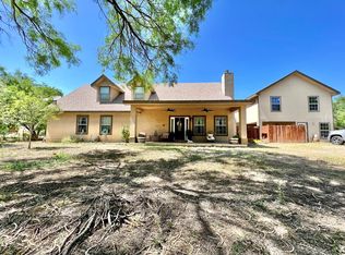 457 Day Rd, Quemado, TX 78877