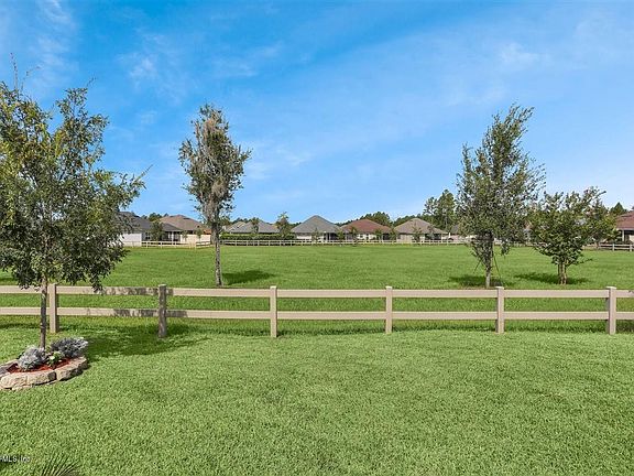 2nd image of 94067 Woodbrier Cir