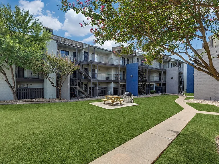 Mission James Place Apartments — Photo 26