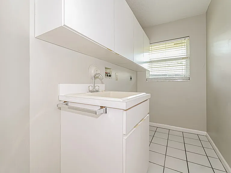 13515 Northumberland Cir — Photo 9