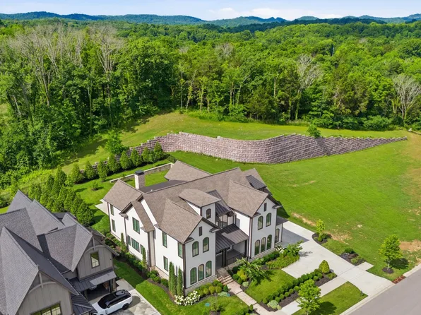 8068 Heirloom Blvd, College Grove, TN 37046