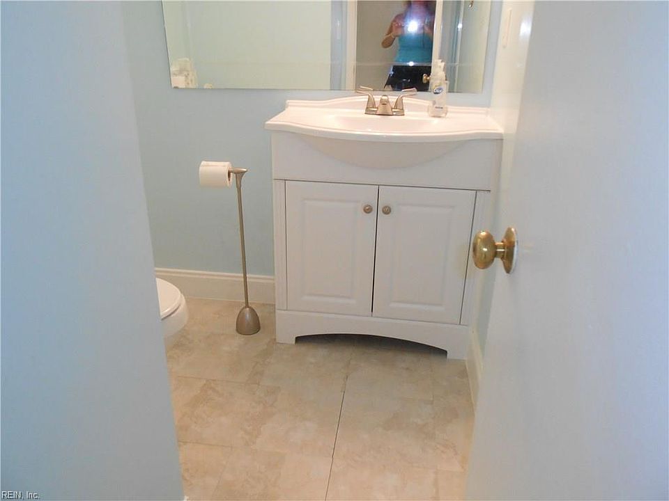 2nd image of 841 Pine View Ln