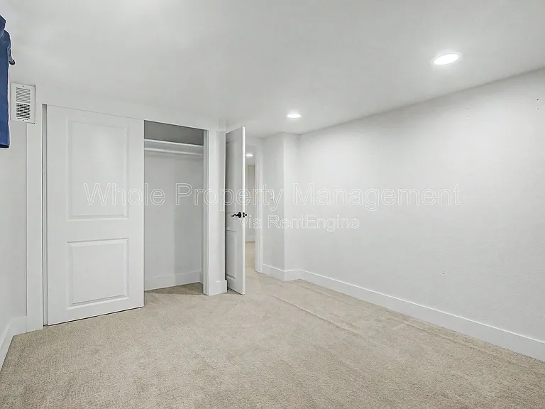 2514 Clermont St — Photo 15