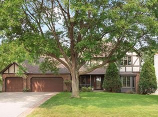 8907 Ashley Ter, Minneapolis, MN 55443