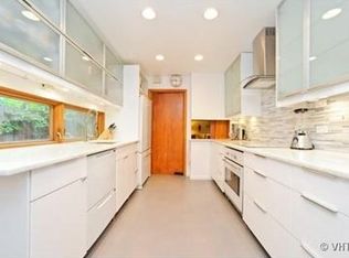 185 Lakeside Pl, Highland Park, IL 60035