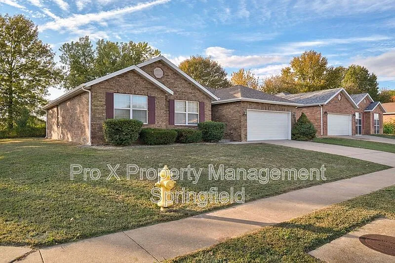 3 bed, 2.0 bath, 1520 sqft, $1,495 — Photo 2
