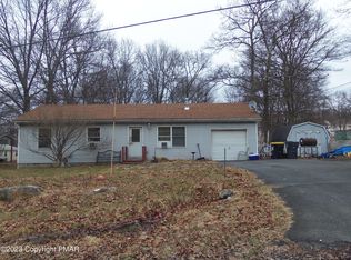 2150 Fox Rd, Bushkill, PA 18324