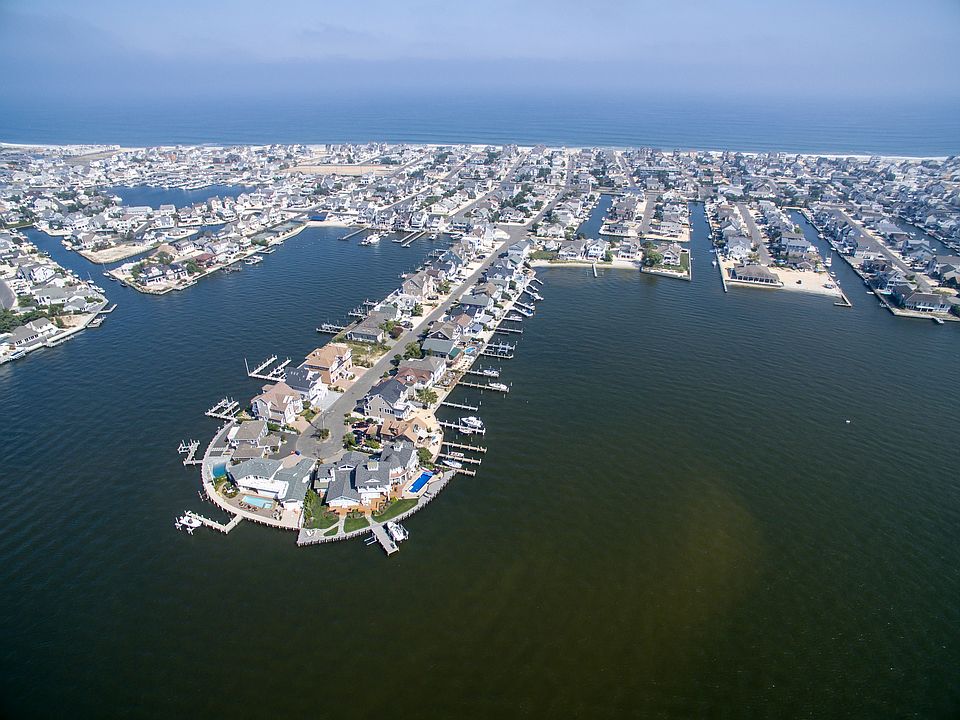 2nd image of 3643 Bayside Ct