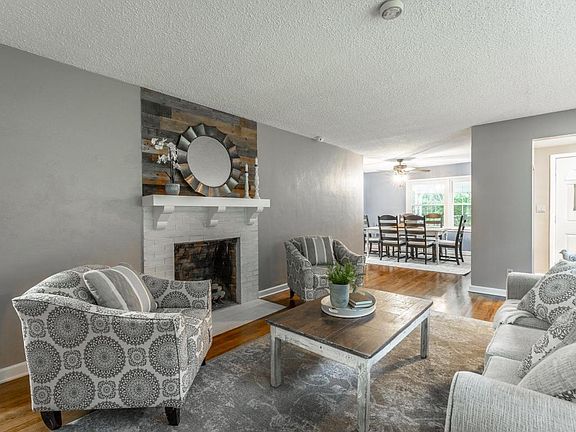 5th image of 2843 Ozark Rd