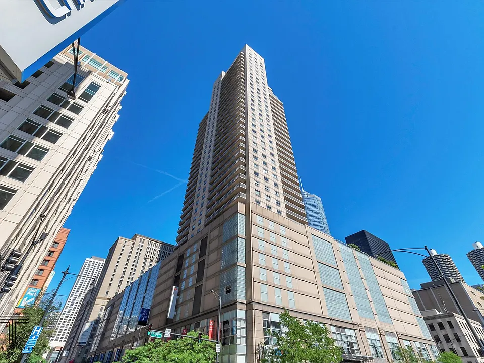 545 N Dearborn St #2503
