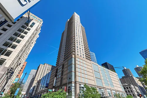 545 N Dearborn St Photo 1