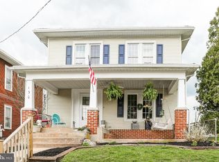 130 S 3rd St, Mount Wolf, PA 17347